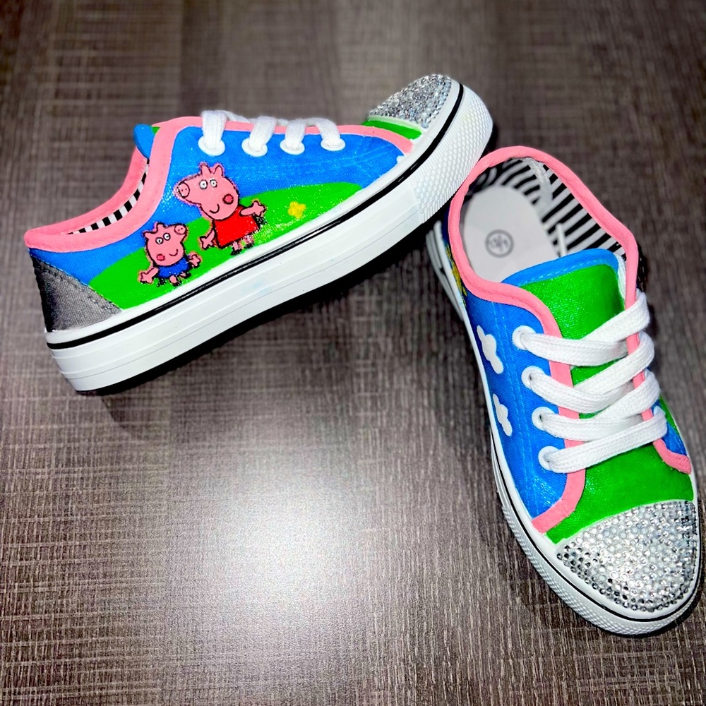 Hand painted Peppa pig shoes size 13/1 kids.